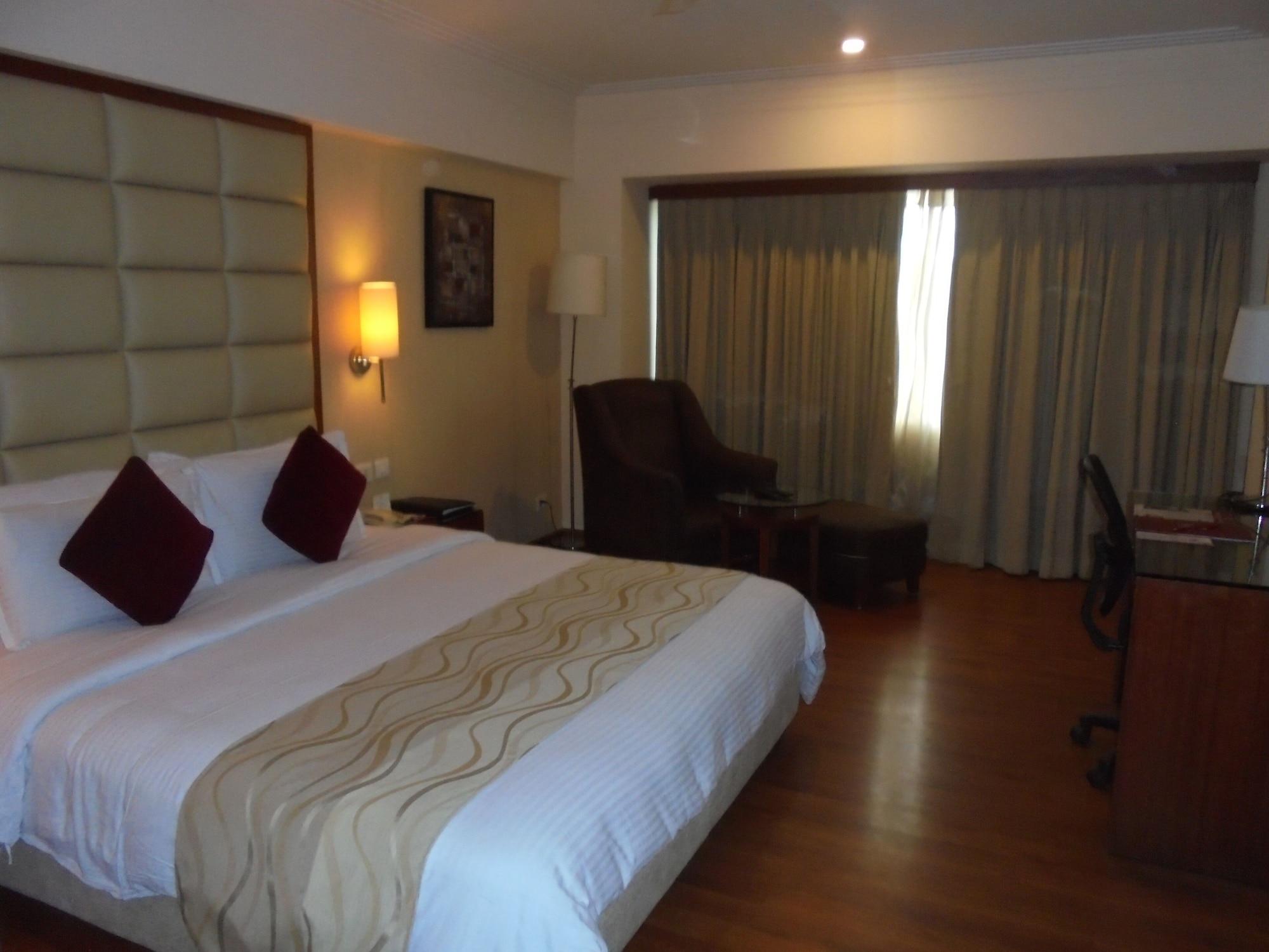 Lords Plaza Ankleshwar Hotel Exterior photo