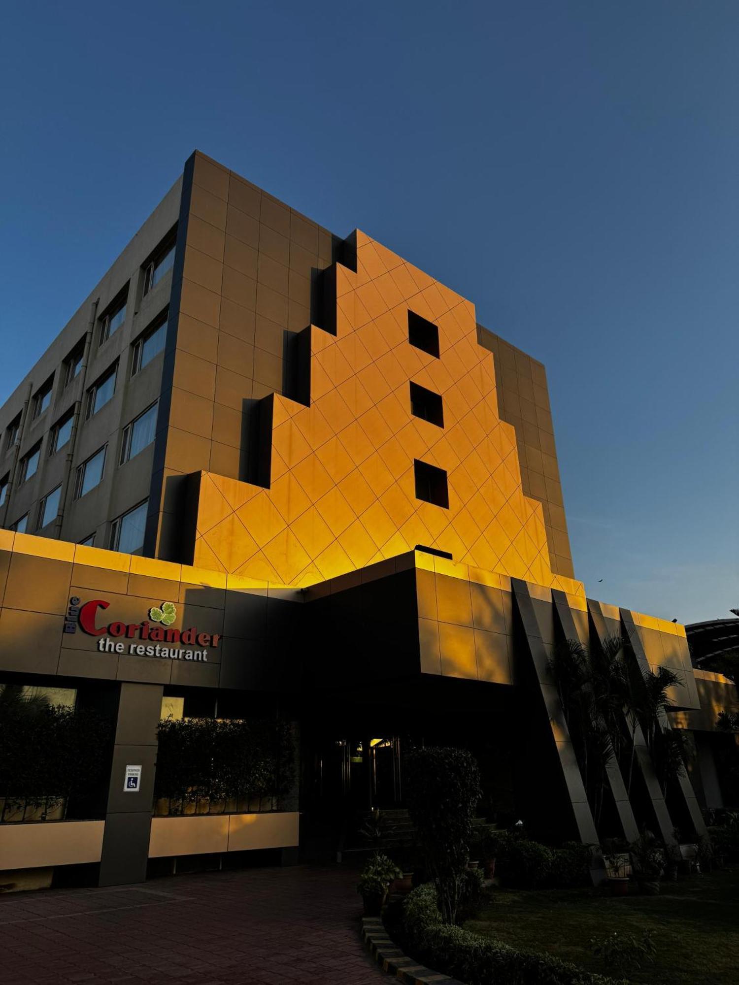 Lords Plaza Ankleshwar Hotel Exterior photo