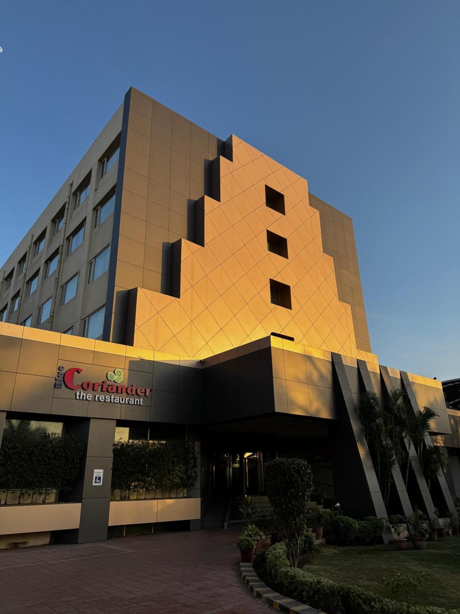 Lords Plaza Ankleshwar Hotel Exterior photo